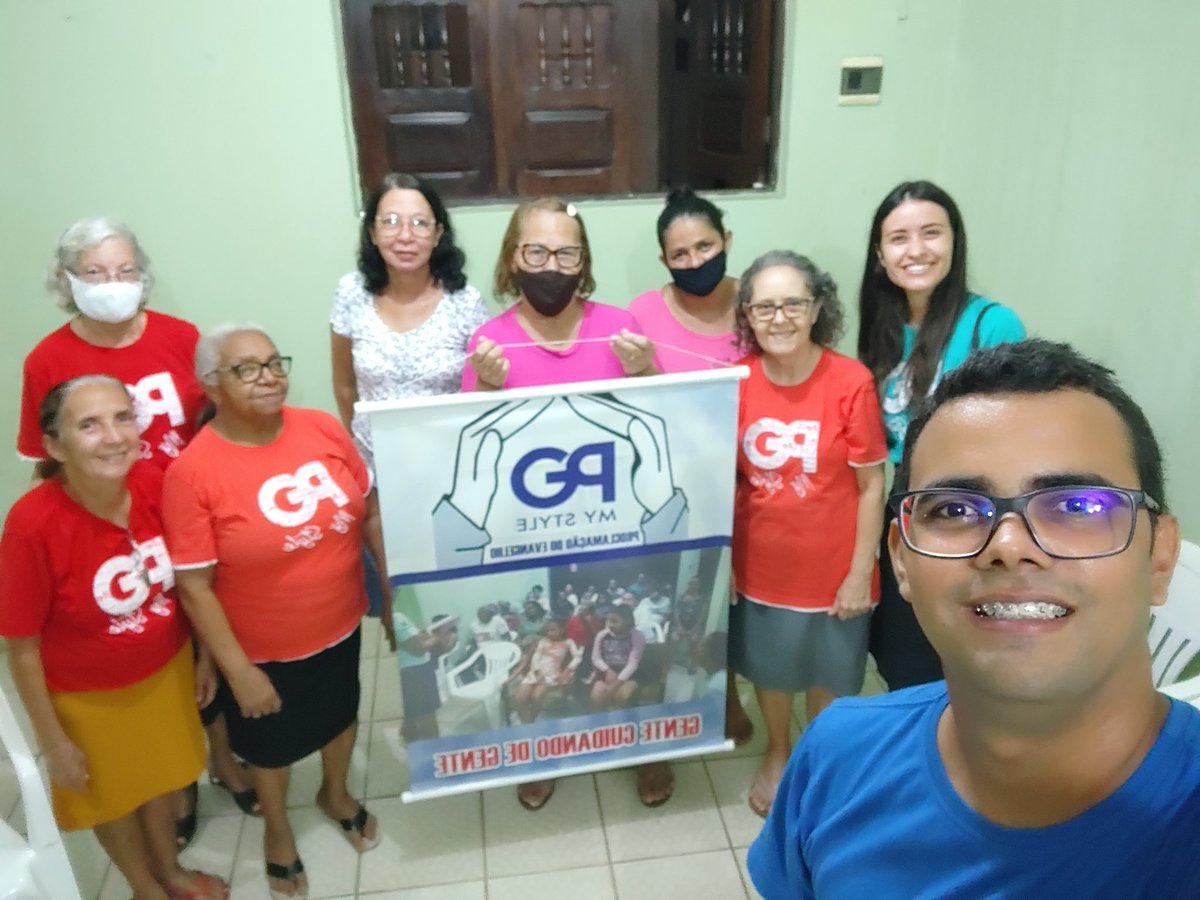 GeovaneDias7's tweet photo. Sexta-feira a Noite é o Momento de Celebração nas com os Pequenos Grupos no Distrito do Curado!! #PGMyStyle https://t.co/QRyzEA4euL