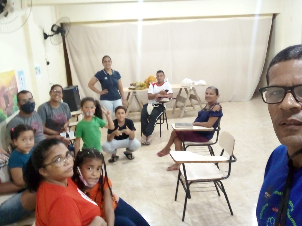 Sexta-feira a Noite é o Momento de Celebração nas com os Pequenos Grupos no Distrito do Curado!! #PGMyStyle