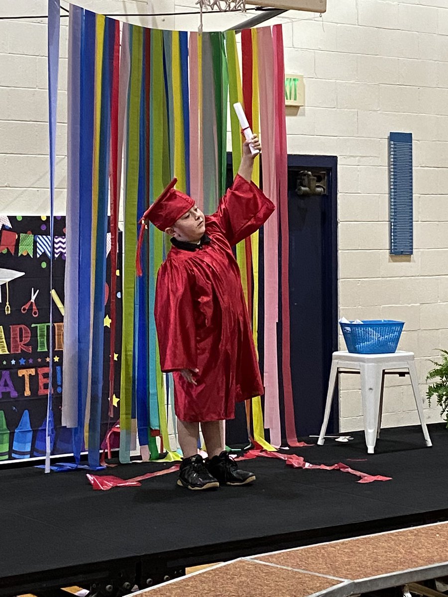 Elwood_STEM's tweet photo. Congratulations to our EH graduates! 🎓🔬🐾 @MrsKersey4 @TarrahHemming @nicholeribers https://t.co/dPfWdxpPwK