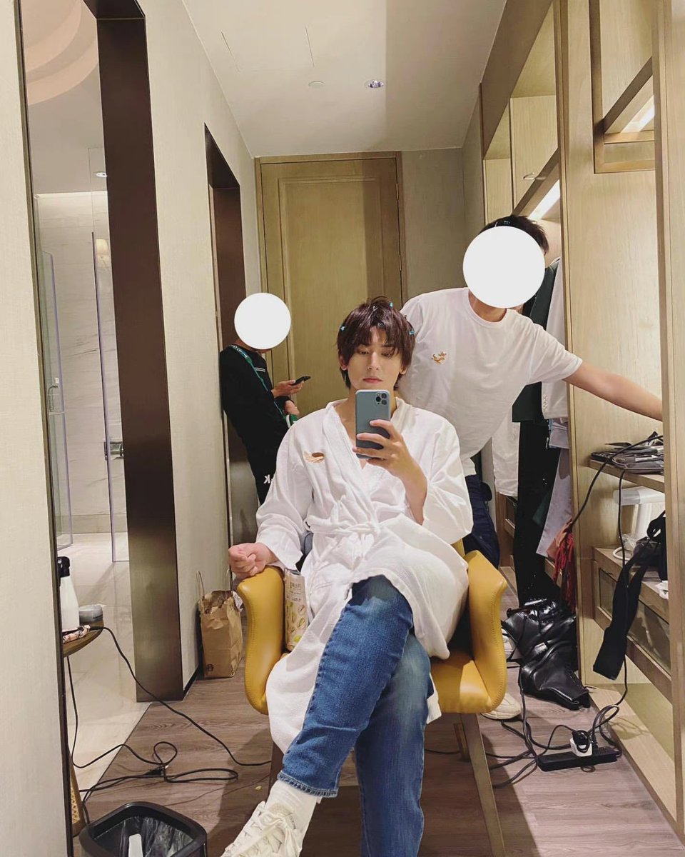 waitforwind511's tweet photo. A Grand Summer Day, 520 (Translation)

"He is clearly telling the world in his own way: He has already made the preparations to welcome this incomparably grand summer. He is telling you that the past dreams are returning."
#ZhangZhehan #张哲瀚 https://t.co/mv925wNyAf