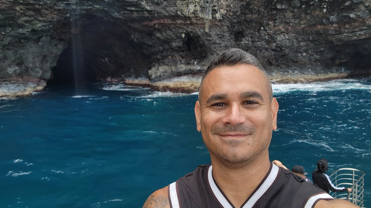 RohasReviews's tweet photo. Aloha. On the @bluedolphintour checking out the forbidden island, snorkeling and the coast. Amazing time #rohas #rohastravels #Kauai #bluedolphincharters https://t.co/135UIAPxwY