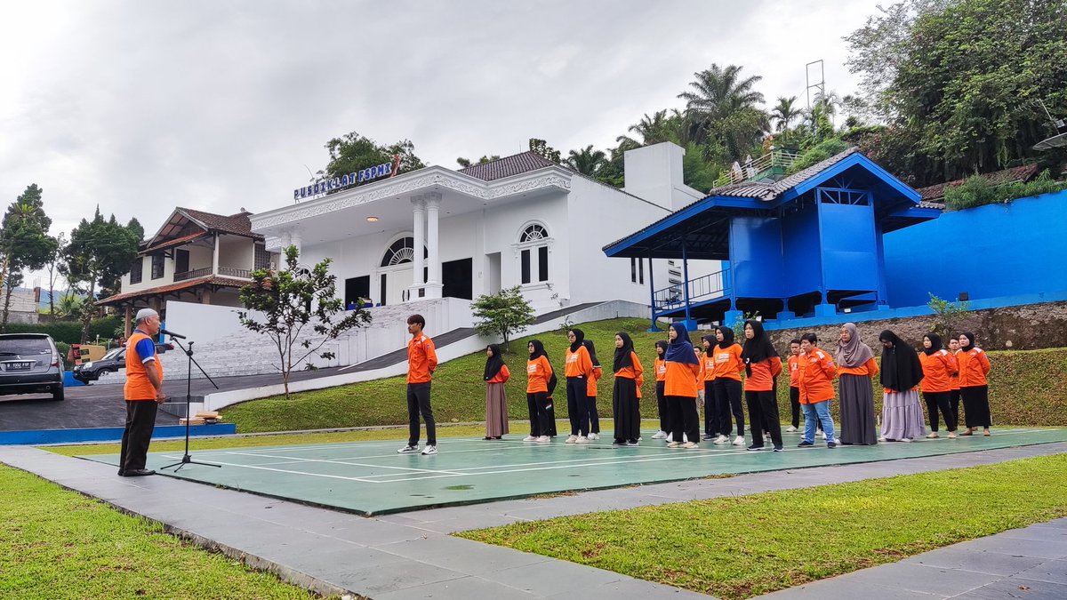 puk_iei's tweet photo. Peserta merapatakan barisan
SEIDA membentuk kader militan
Karena kita orang pilihan
PUK Epson memang TOP Tenan

@FSPMI_KSPI
#FSPMI #SEIDA #CISARUA #PARTAIBURUH https://t.co/9HCH8XAXXN
