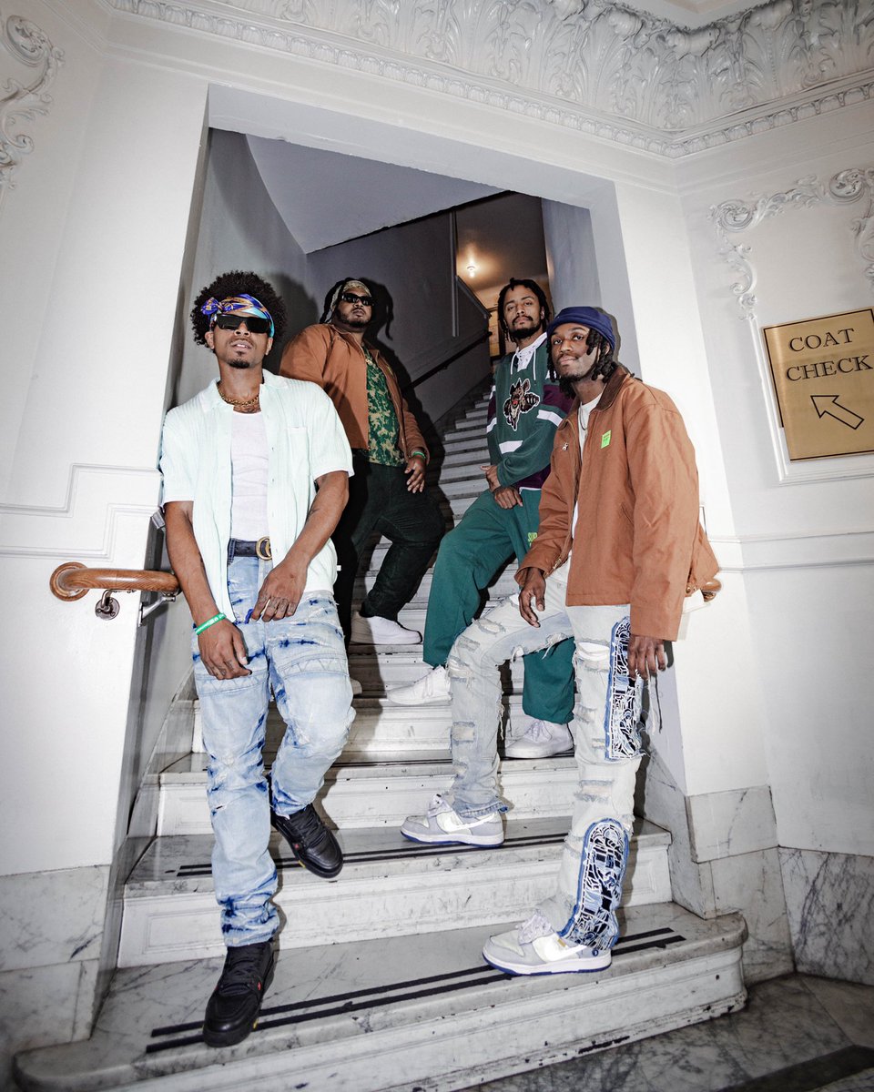 PIVOT GANG tweet media