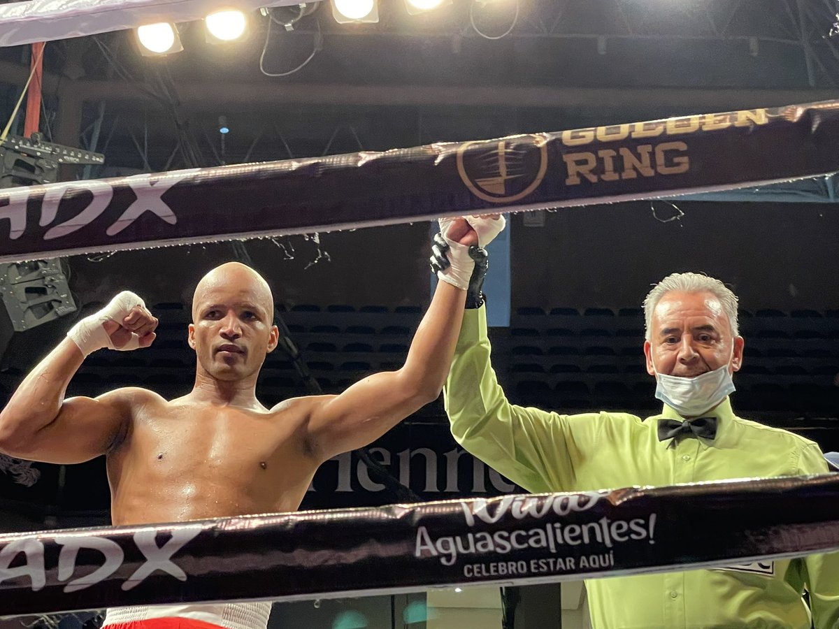 Salvador Rodriguez (@chavaespn) on Twitter photo Tremendo nocaut a los 24 segundos del 2do round de Roniel Iglesias sobre Brandon Pérez en Aguascalientes. <a href="/ESPNKnockOut/">ESPN KnockOut</a> Tremendo nocaut a los 24 segundos del 2do round de Roniel Iglesias sobre Brandon Pérez en Aguascalientes. <a href="/ESPNKnockOut/">ESPN KnockOut</a>
