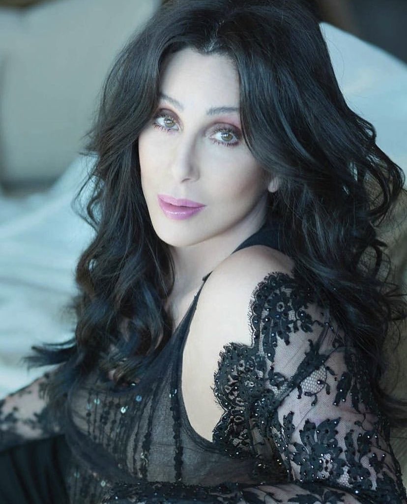CHERColombia's tweet photo. @cher | el ícono de la cultura pop, llega a sus 76 años de vida con más de 5 décadas en la industria. #HappyBirthDayCher 💕🇨🇴🥳🎂 https://t.co/mZzyQ9eIai