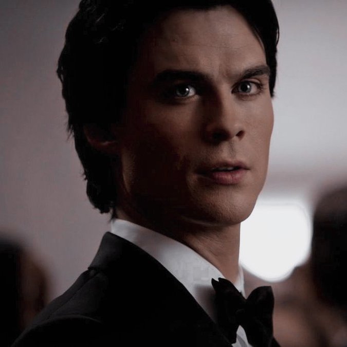 dobredelenx's tweet photo. O jeito que o Damon olha apaixonado para a Elena admirando cada detalhe é lindo demais https://t.co/A3h2iQaTtT