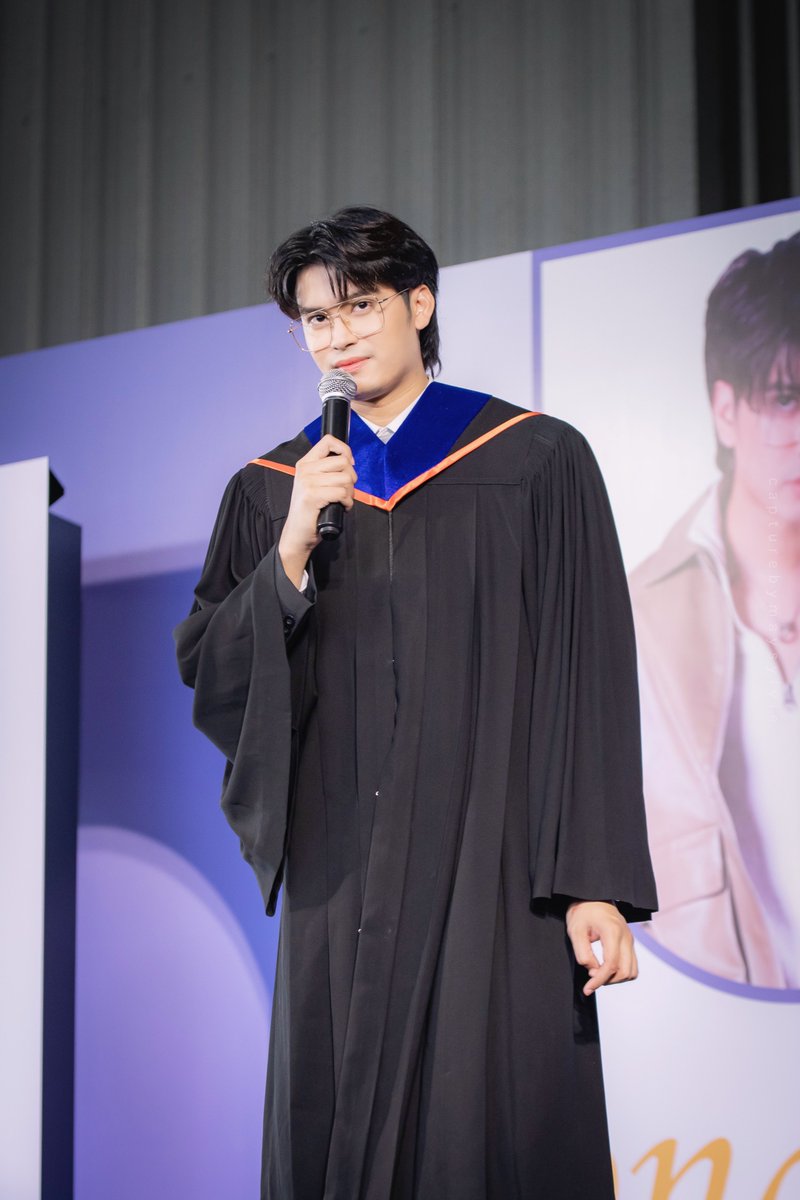 maysylvie's tweet photo. เรียนจบแล้ว เป็นบันฑิตแล้ว แต่ยังเป็นเด็กซุกซน เด็กขี้แกล้งคนหนึ่งอยู่ดี ไอต้าววว😂🤍

20.05.2022 | Bangkok University 
#CONGRATSNONTTANONT
#nontgraduation #NONTTANONT https://t.co/ODom1HceCv