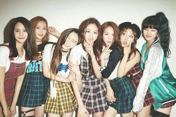 Oriness1's tweet photo. -ถึง CLC-
ขอบคุณ สำหรับ 7 ปี ที่ผ่านมา CLC เป็นวงเดียวที่เราเรียกตัวเองว่าเป็นแฟนคลับแบบ 100% เป็นวงเดียวที่ฉันรักมาก และจะรักตลอดไป เราร้องไห้ด้วยกันหัวเราะด้วยกันมามากมายต่อจากนี้ไปขอให้พบแต่เรื่องดีๆนะ

#ThankYouCLC
#LuckytoHaveCLC
#체셔가_언제나_씨엘씨_편이야
@CUBECLC
 #CLC https://t.co/Nrvy5uDSJv