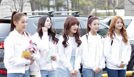 Oriness1's tweet photo. -ถึง CLC-
ขอบคุณ สำหรับ 7 ปี ที่ผ่านมา CLC เป็นวงเดียวที่เราเรียกตัวเองว่าเป็นแฟนคลับแบบ 100% เป็นวงเดียวที่ฉันรักมาก และจะรักตลอดไป เราร้องไห้ด้วยกันหัวเราะด้วยกันมามากมายต่อจากนี้ไปขอให้พบแต่เรื่องดีๆนะ

#ThankYouCLC
#LuckytoHaveCLC
#체셔가_언제나_씨엘씨_편이야
@CUBECLC
 #CLC https://t.co/Nrvy5uDSJv