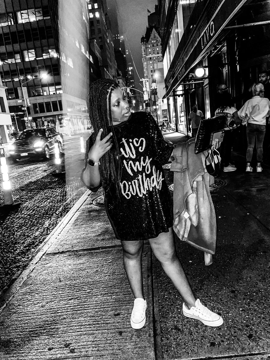 SashaLaurel's tweet photo. Almost on the 4th floorโฆ.๐
#pielikeme
#youworry
#citylights
#NYC
#smallmovie
#theysaythisisabigrichtown https://t.co/5C38ZHdKEh