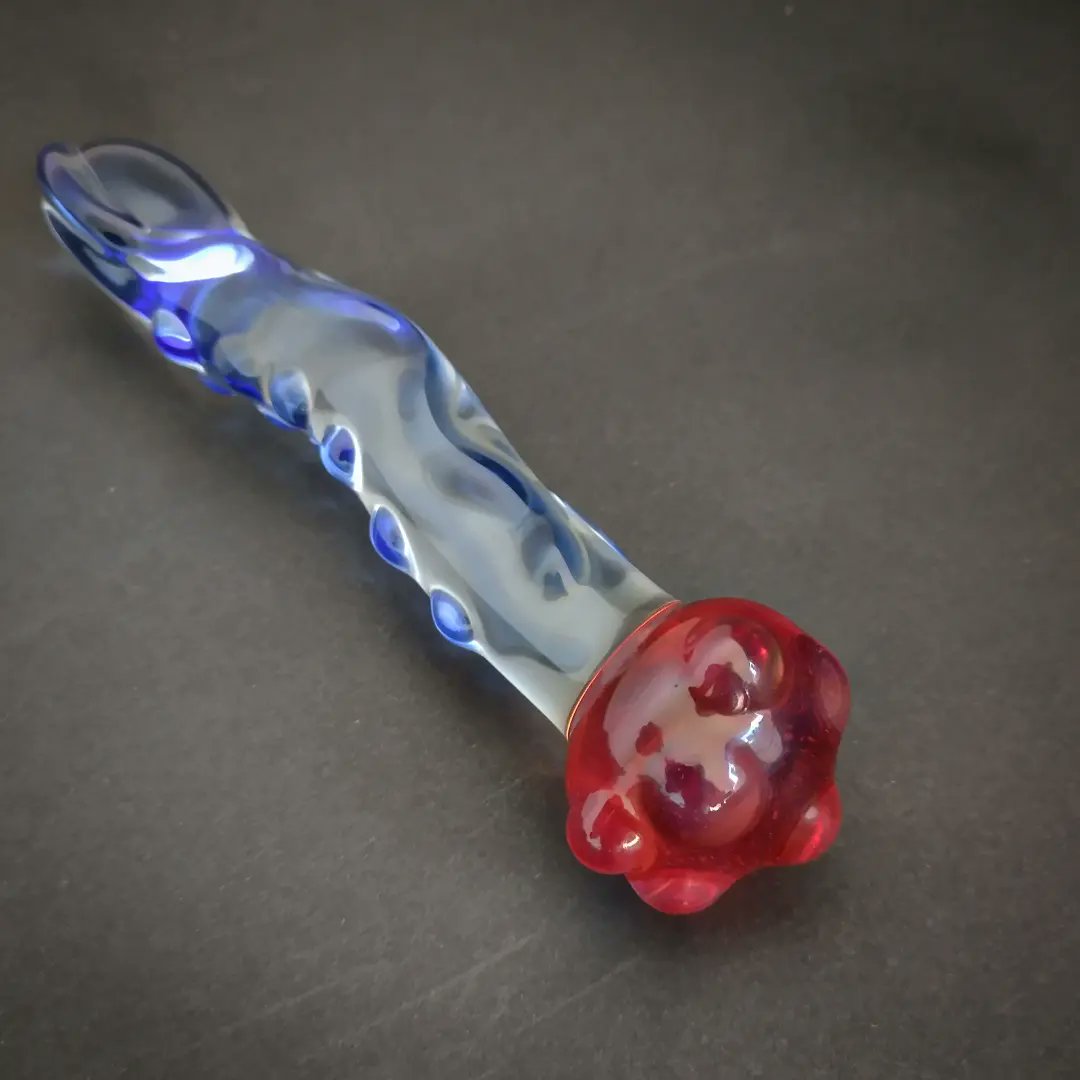 GlassTaboo's tweet photo. Another tentacle dildo 🐙 I'm working on making a few of these in different colour schemes for a drop on my Etsy shop.
What colours would you like to see?

#adult #selfpleasure #sexpositive #pleasureproducts #dildo #dildos #fantasydildo #sextoys #tentacle #fantasytoy https://t.co/ehiz0QHbpZ