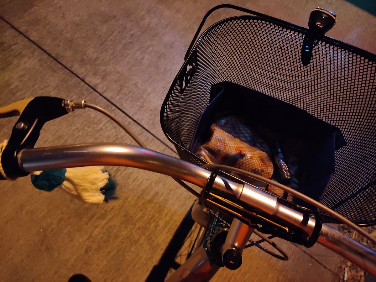 Jaime444444444's tweet photo. It's good, I got my bike back😭❤️ it just needed a seat adjustment and a little bit of love. #iremembernow ❤️🚲🚲🚲🌌 #sweatingmyassofftoo 😆 https://t.co/yTYAwEnFmU