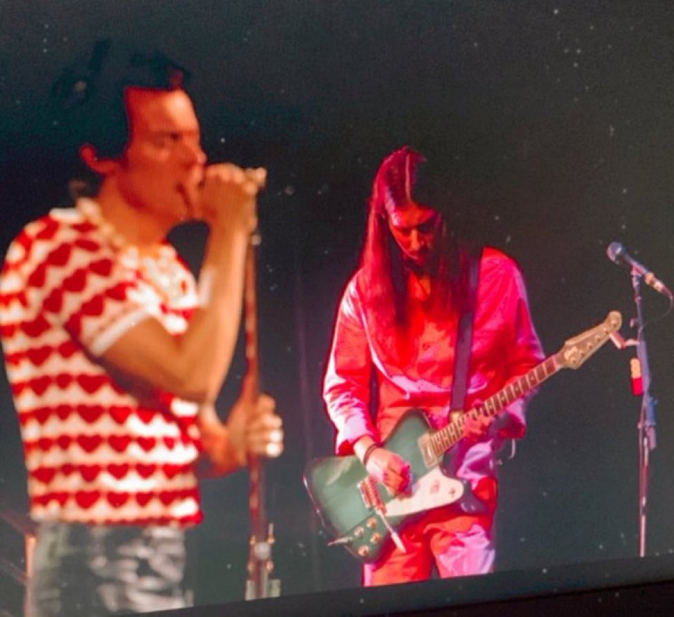 mitchrupdates's tweet photo. Mitch and Harry at #OneNightOnlyNY https://t.co/pcetmnTXw5
