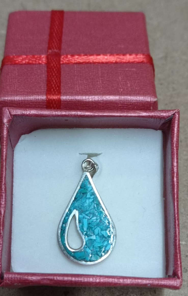 Quiero agradecer este hermoso regalo de las compañeras de la  actual Mesa Nacional del <a href="/modatima_cl/">Modatima 💧</a> por haber sido parte de la anterior mesa comunicando, hermoso😍💧 #SomosModatima y seguimos!!! <a href="/rmunda/">rodrigo mundaca</a> <a href="/marionor/">Mari B</a> <a href="/CaroVilchesF/">Carolina Vilches Fuenzalida /Vocera MODATIMA</a> <a href="/joevasconcellos/">Joe Vasconcellos</a> <a href="/illapu/">Illapu</a>