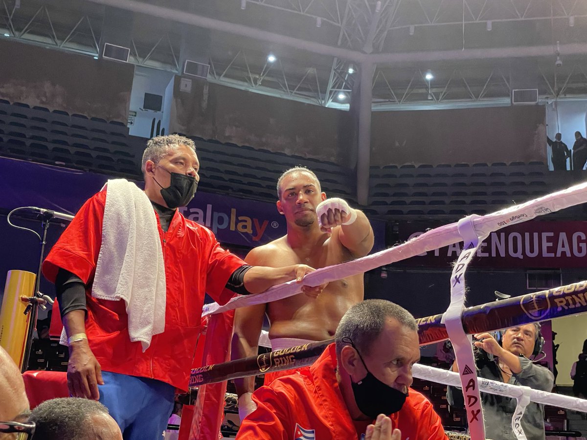Escalofriante nocaut de Arlen López en el primero sobre Fernando Galván <a href="/ESPNKnockOut/">ESPN KnockOut</a>
