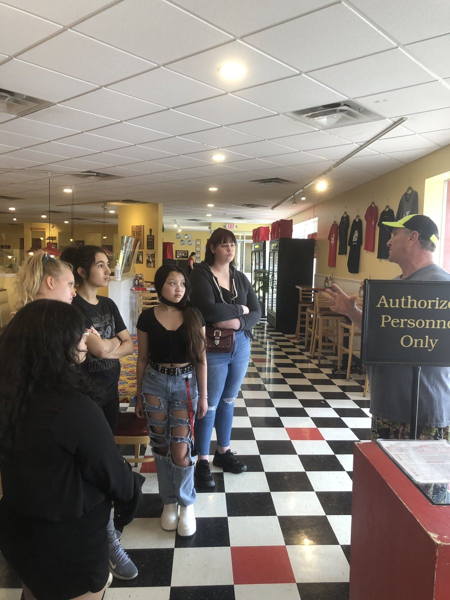 Thank you to Do Dah Diner for hosting <a href="/HeightsHSusd259/">Heights HS USD259</a> Culinary Applications class today. Industry partners making classroom instruction come to life. #HeightsCulinary #ProStart
