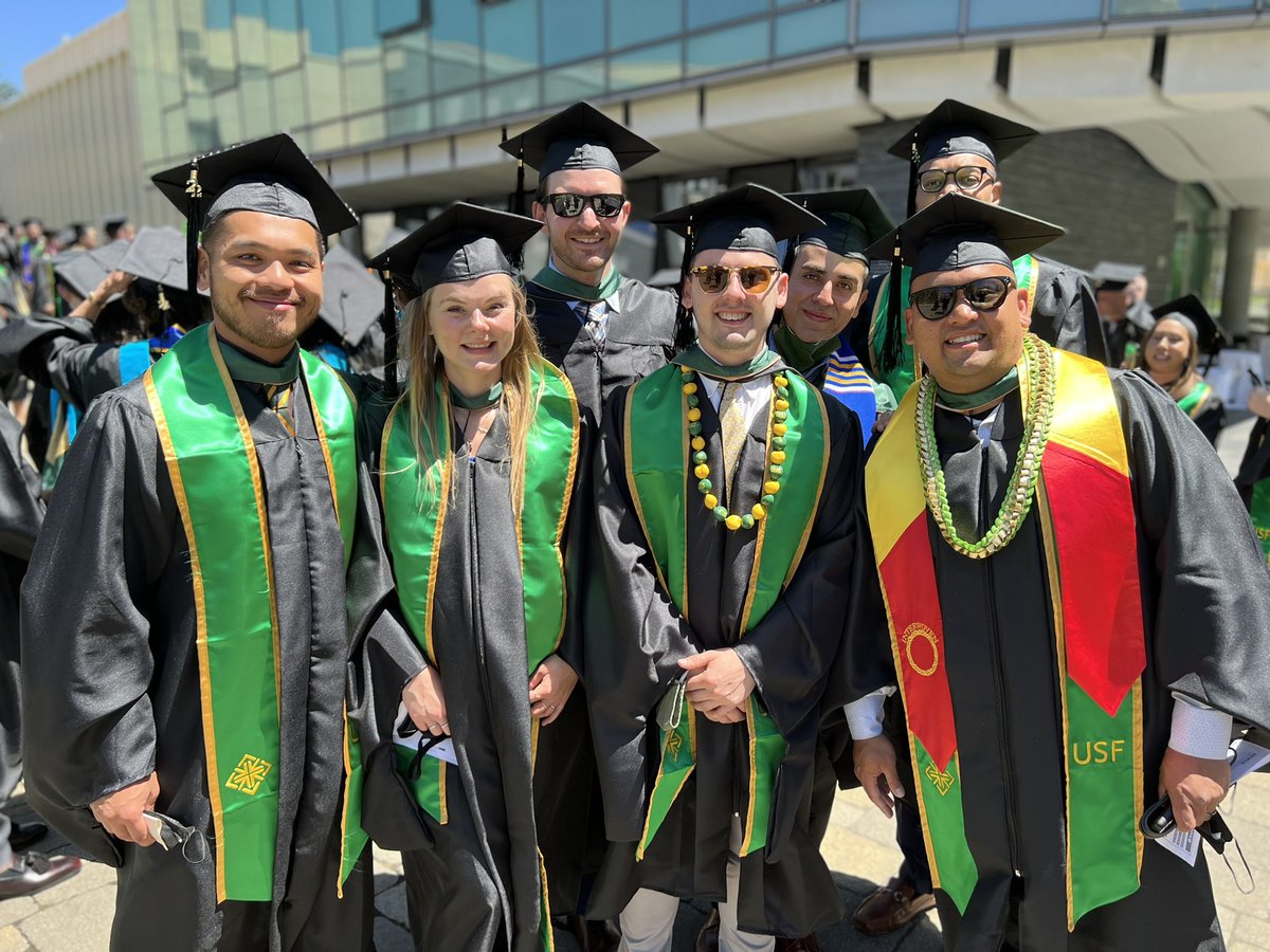 usfca's tweet photo. Congratulations to the 2,375 graduates of USF’s spring Class of 2022! You join an alumni network of more than 119,000 around the world 🌎 

Commencement celebrations continue through Saturday. Go Dons! 🌁🎓 

Commencement schedule and livestreams: https://t.co/SYd0oeeBpT https://t.co/PECQcMW97s