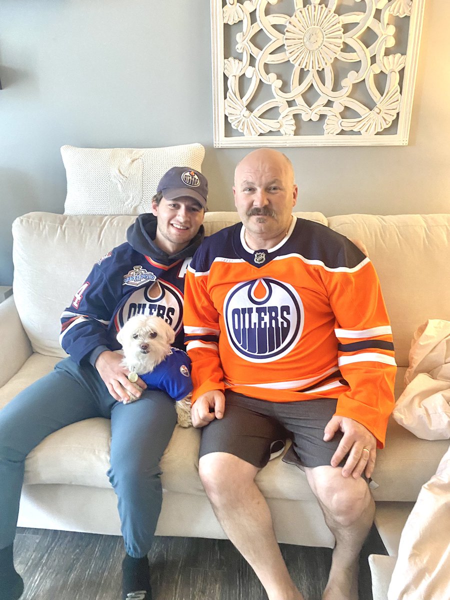 dysonwaldner's tweet photo. @Rogers @EdmontonOilers #LetsGoOilers https://t.co/8Ai8I6FPeo