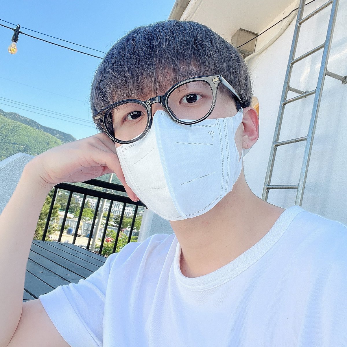 DIA_CRUNCH's tweet photo. 즐거운 주말!!~~다들 보고싶어요😂

#디크런치 #오비도비 #휴가때비하인드으 #🦖 https://t.co/exxxNmxTfo