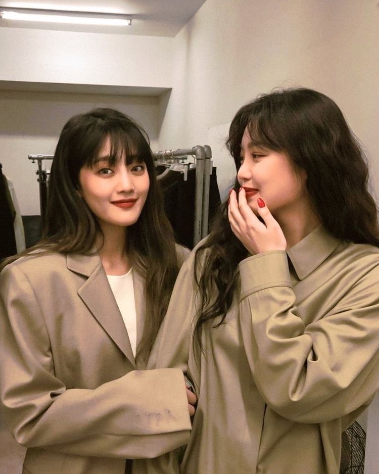 hourlygidle's tweet image. minnie and soojin the prettiest duo