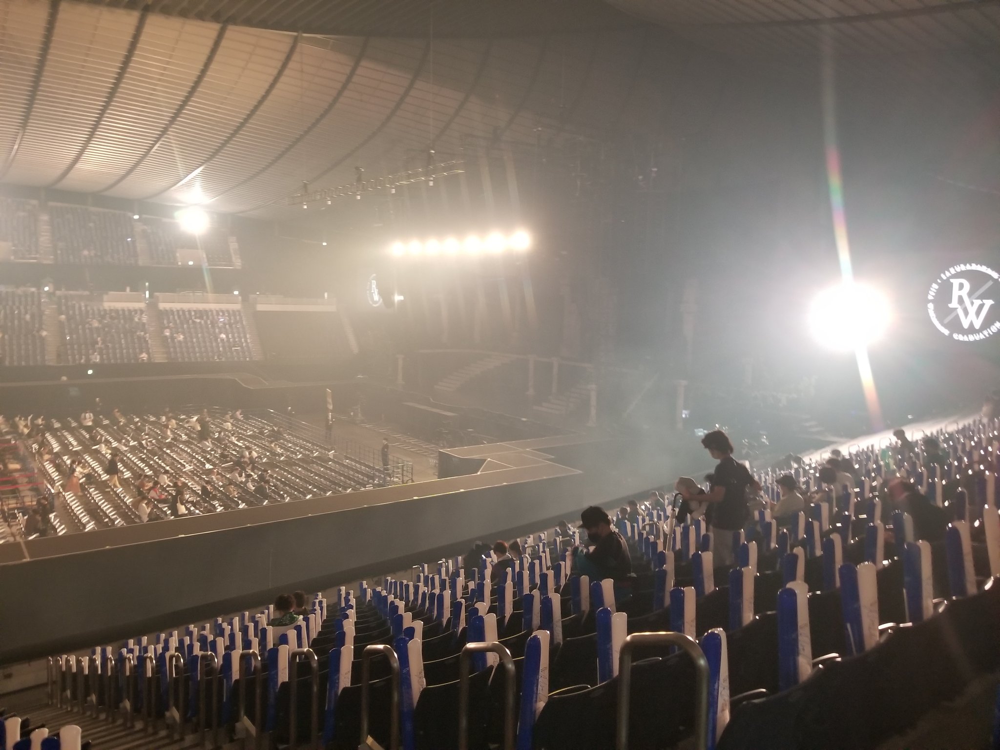 Lil Aku Aku 代々木レイアウト 両サイド花道仕様 見た感じセンステは無い模様 櫻坂46 渡邉理佐 渡邉理佐卒業コンサートday1 渡邉理佐卒業コンサート T Co Exqijm3y3q Twitter