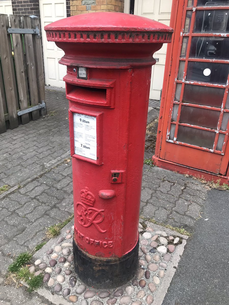 For #postboxsaturday a bit of a scruffy #postbox sharing the pavement with a red #kiosk. This one situate in #builthwells