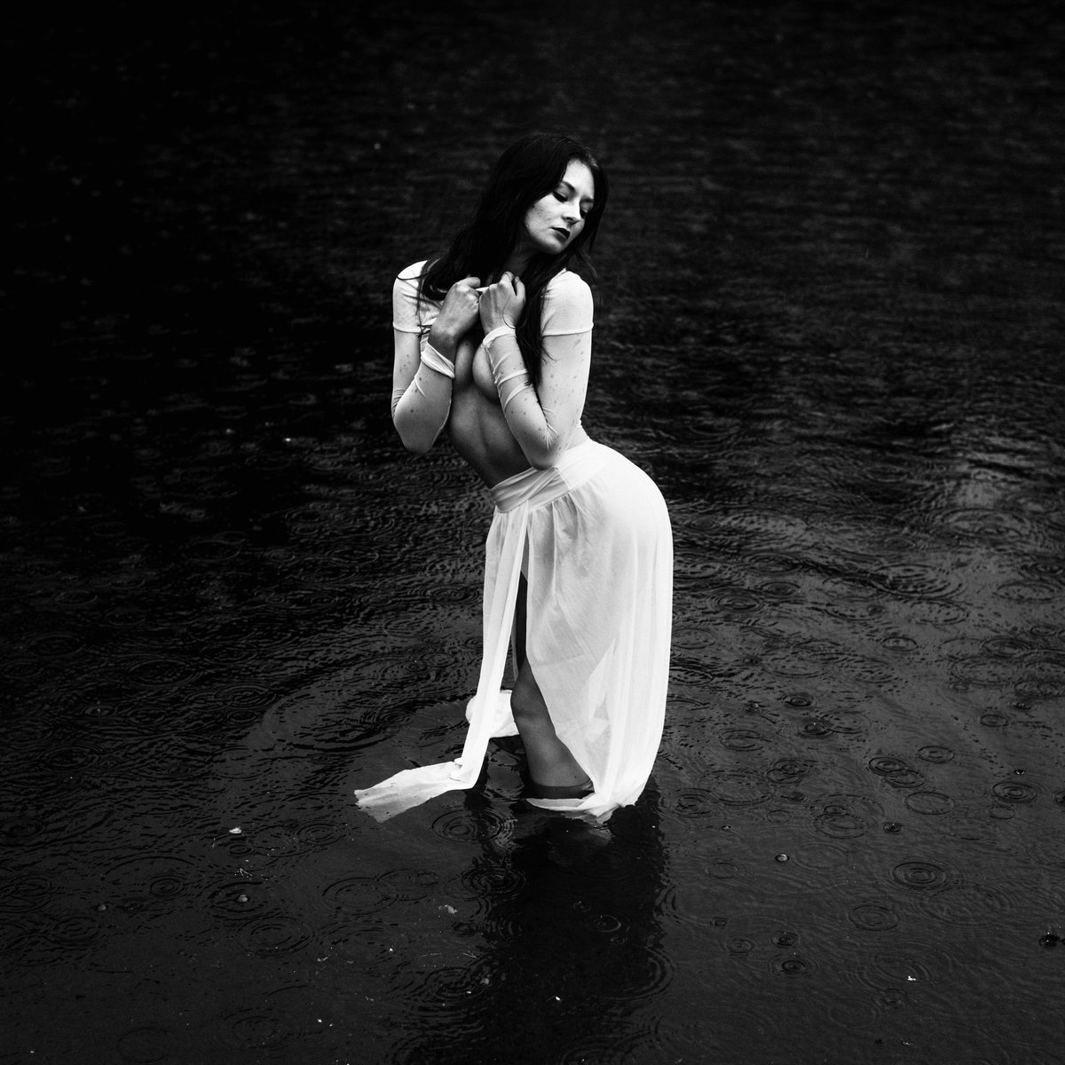 Thatsmeben1's tweet photo. Linnea - Finland
- GM
#water #rain #feel #emotion .. can you feel it? How did we do? Let us know! 
-
#bnw #blacknwhite #justcool #collection #portraits https://t.co/NRdIsMuzBX