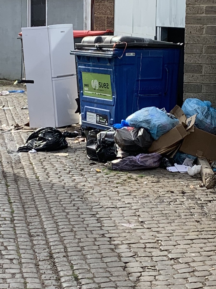 kirst49's tweet photo. Situation on Hamilton Road Mews. I’ve reported it twice this week on #fixmystreets it’s reported as fixed but nothing is removed so the pile grows. Unacceptable at the back of food premises with rat sightings #muckymerton why are people so disgusting around here!! https://t.co/vV73MQucRF