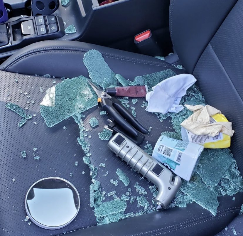 JenDowlingNews's tweet photo. “I don’t feel safe going to any of the trailheads and that’s terrible, Lynn said. “I lost that sense I could go out and enjoy this place.” #Bellingham #Washington #carprowls #vehicleprowls #vehicleprowls #crime #trailpatrols #fox13 #hiking #fox13seattle #watrails @fox13seattle https://t.co/q9VZVqDrdg