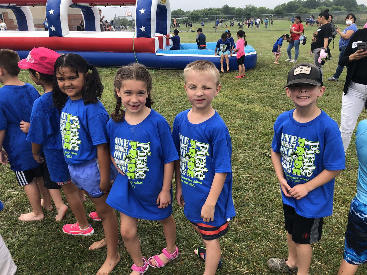 Ms. Everett's Class tweet media