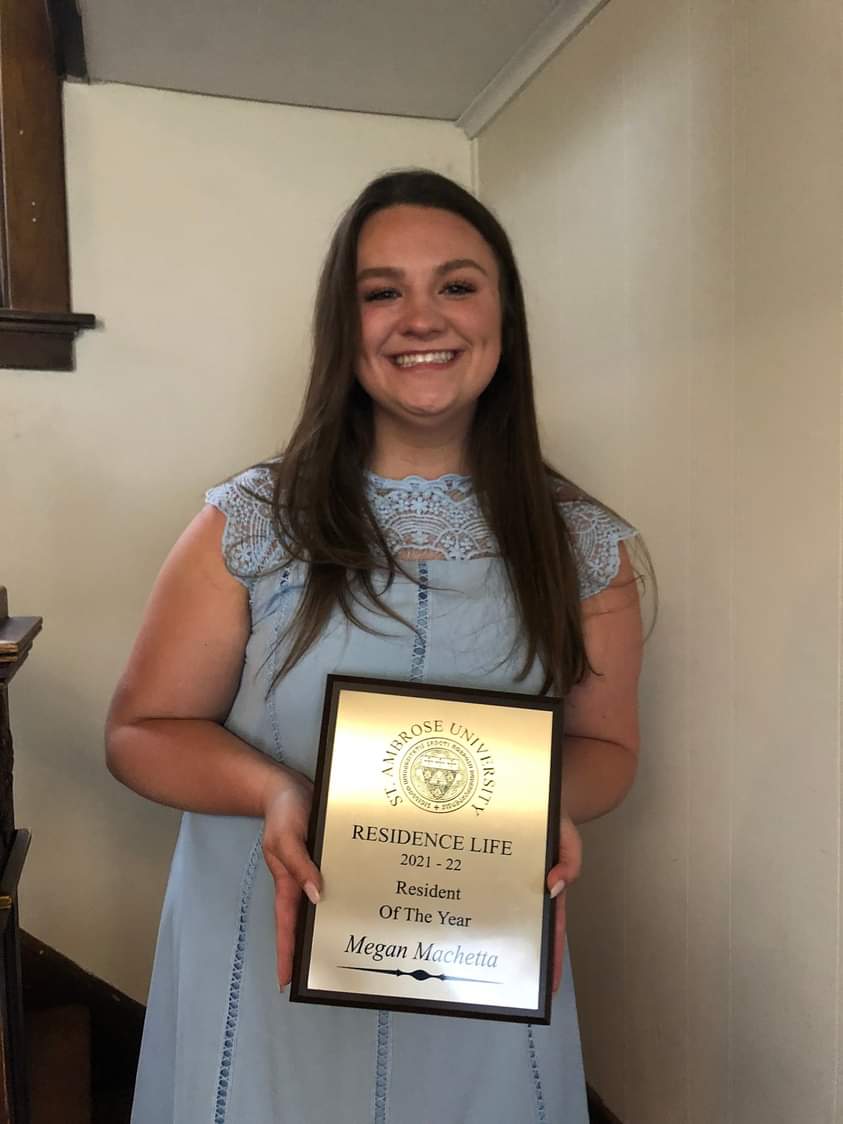 Megan Machetta - seen here - is our "Resident of the Year"!  Head over to our Instagram to read her nomination. #saubees #saureslife instagram.com/p/CdzelrKslCV/…