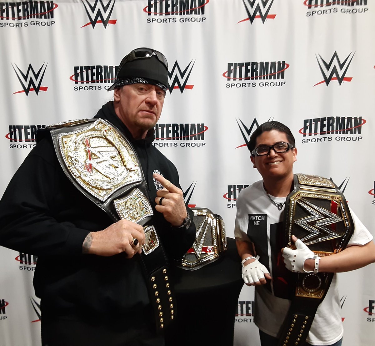 BrandonAzcarate's tweet photo. @undertaker @BellaTwins thanks for this unforgettable memory https://t.co/kQC2kjZFaY