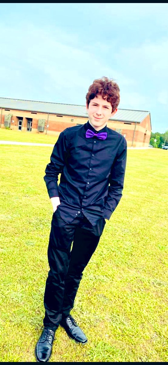 olgatyson1's tweet photo. Mi chico hoy tubo su primer baile formal 🕺🏻☺️ #formaldance #baileformal https://t.co/HrwMrthDXD