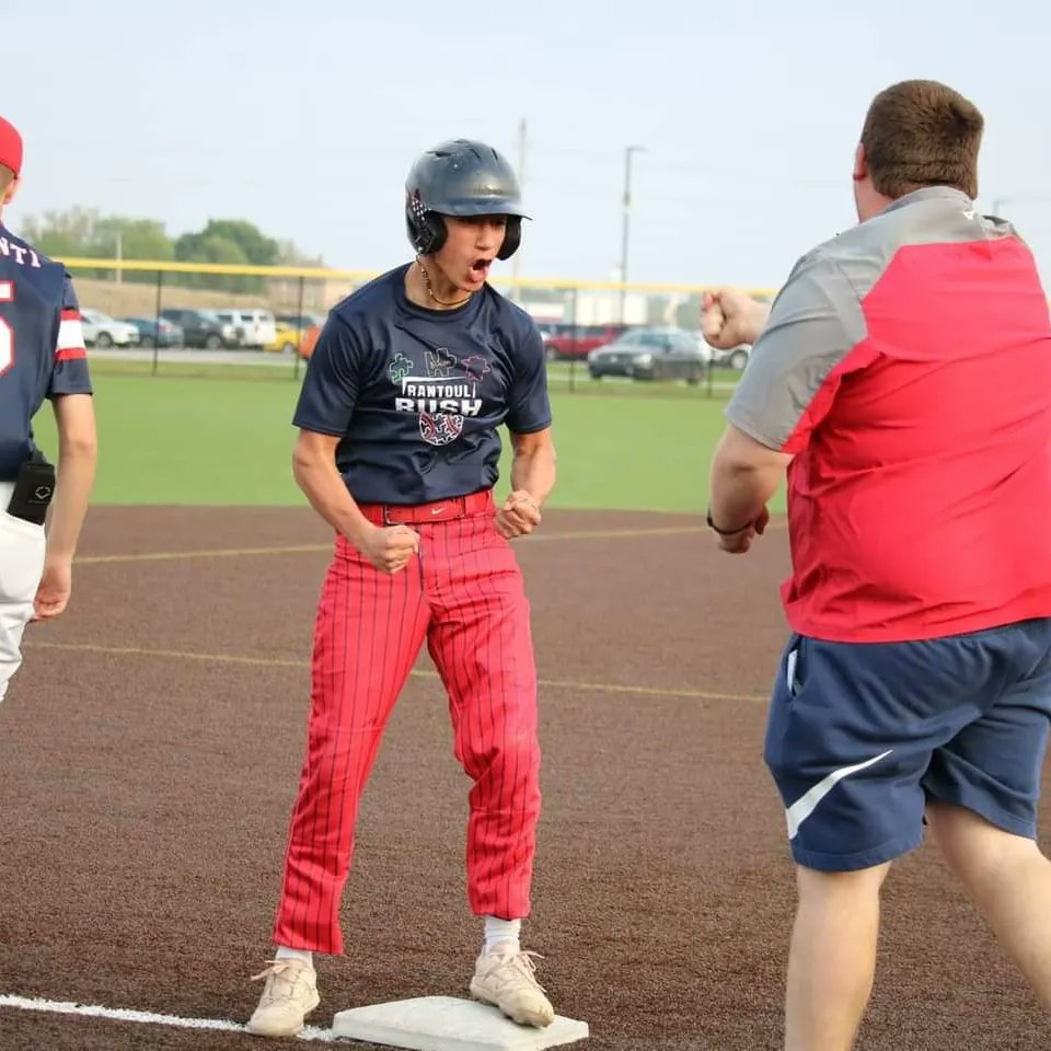 RushRantoul's tweet photo. ⚡E-L-E-C-T-R-I-C⚡ 14u wins in walk-fashion in the 7th to improve to 1-0 in pool play. @Badluckbirch https://t.co/iBArE4olaQ
