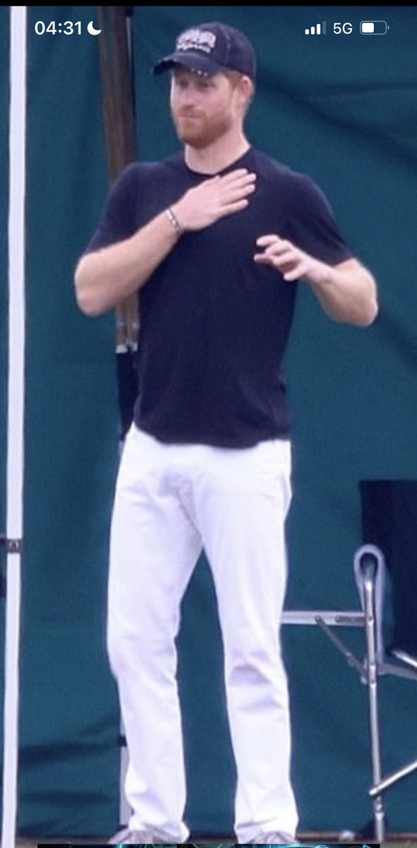 jozzzaphen's tweet photo. Hmmm, but when you read the articles, there were no Netflix crew to be seenπ§ππ€·π½ββοΈ
Sadly #lospadrespoloteam lost there match today, #PrinceHarry #BootyHarry #poloinparadise #excercise ππ€΄ https://t.co/ptIIQ9Ip8p