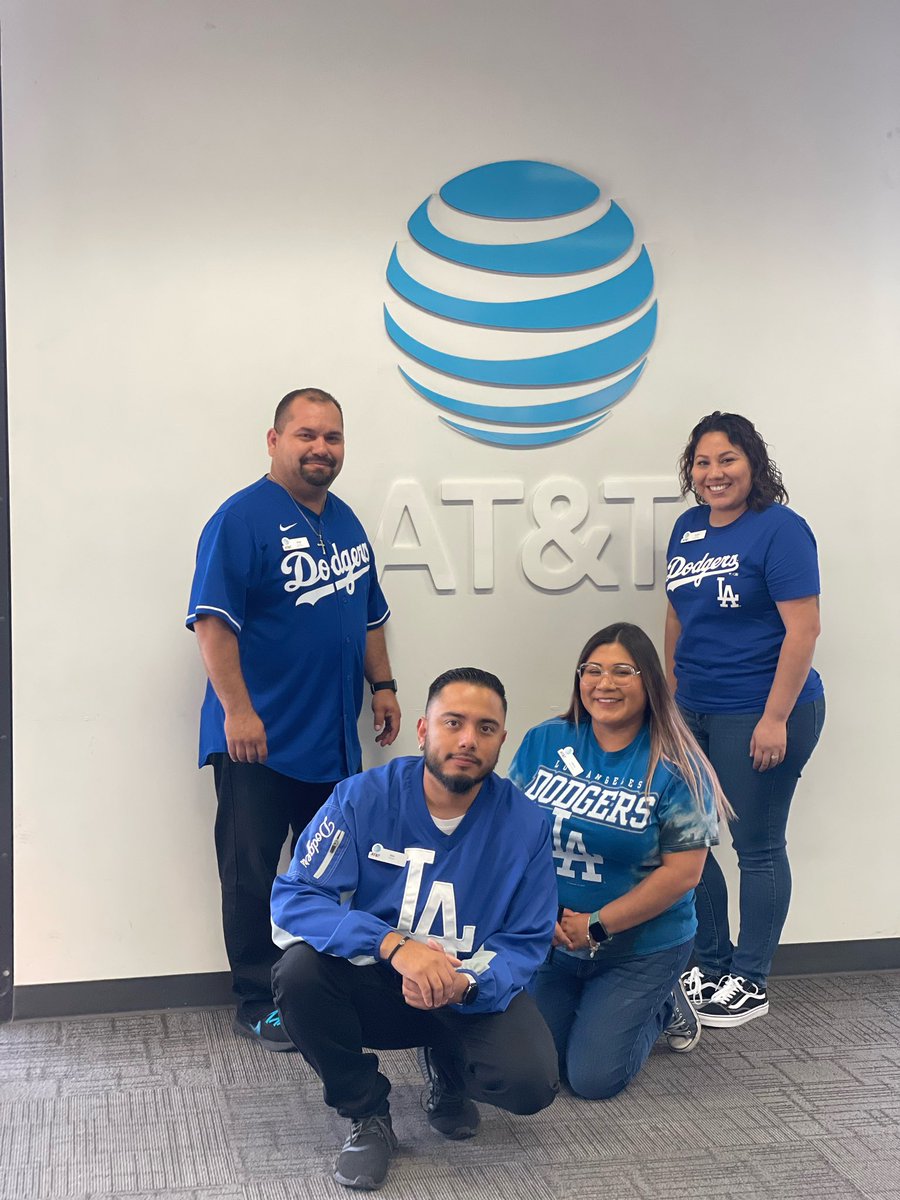 Jorgevera19's tweet photo. Nellis store Las Vegas, Employee Appreciation Week #Desertsw #LifeAtATT #DesertTKO https://t.co/v99RwUaUqJ