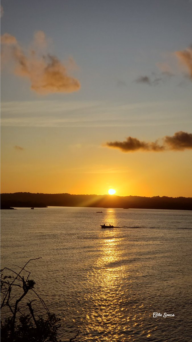 Edite_stylist21's tweet photo. #sunsets #pordosol #itacareba #cloundhunter https://t.co/vyrsfHUVp7