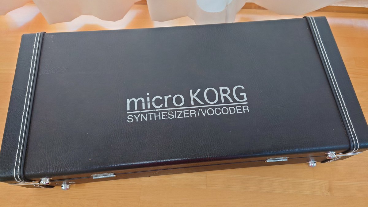 kazoo810's tweet photo. microKORG用のハードケースを
microKORG XL用に改造

#シングル親父の手抜きDIY
#microKORG
#microKORGXL
#KORG https://t.co/odnSbyc5Z8