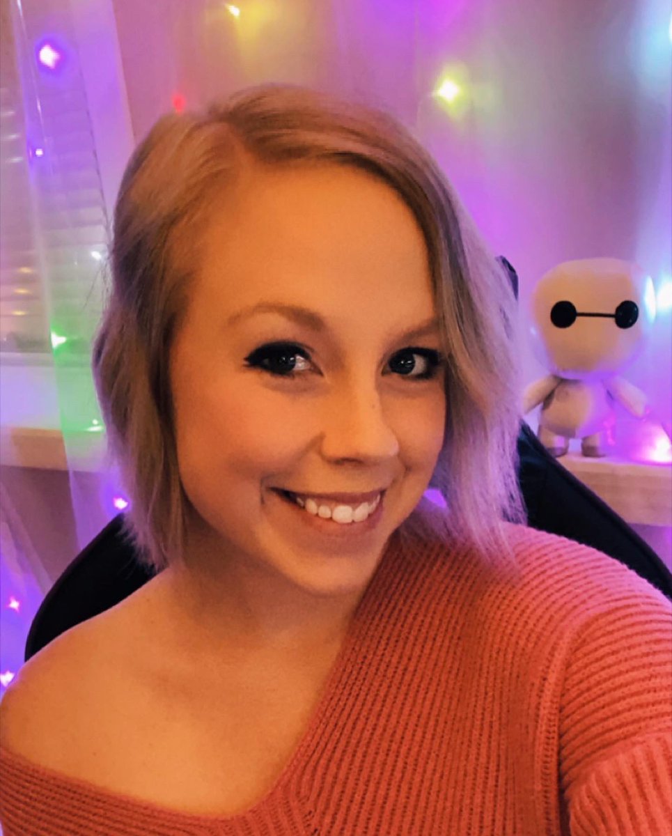 KMAEzing's tweet photo. Live soon! Huge shoutout to @iMRyambi and @ConvertzT for the raids last night!! We are now over 900 followers on Twitch! HYPEEEEEEE! Love you guys!:) #twitch #supportsmallstreamers #followerhype #girlsoftwitch https://t.co/ZwyCikThrN