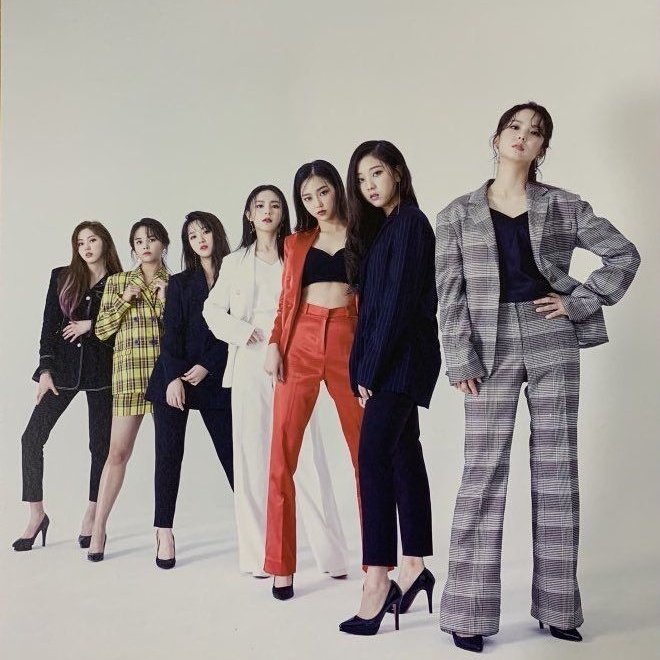 hourlyclc's tweet photo. #ThankYouCLC
#LuckytoHaveCLC
#체셔가_언제나_씨엘씨_편이야
@CUBECLC #CLC #씨엘씨 https://t.co/pFV3pcEqeW