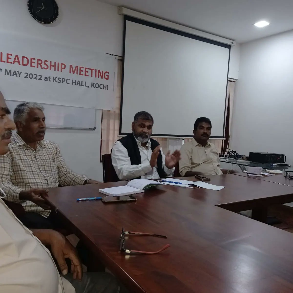 RmmsOffice's tweet photo. Hon.Shri. @AhirsachinAhir ji Chairperson, Save NTC, Addressing the meeting at Cochin.
#SaveNTC https://t.co/f8F4rWIXoC