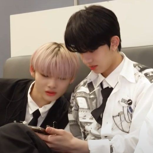 no context heeki (@nocontxtheeki) on Twitter photo 