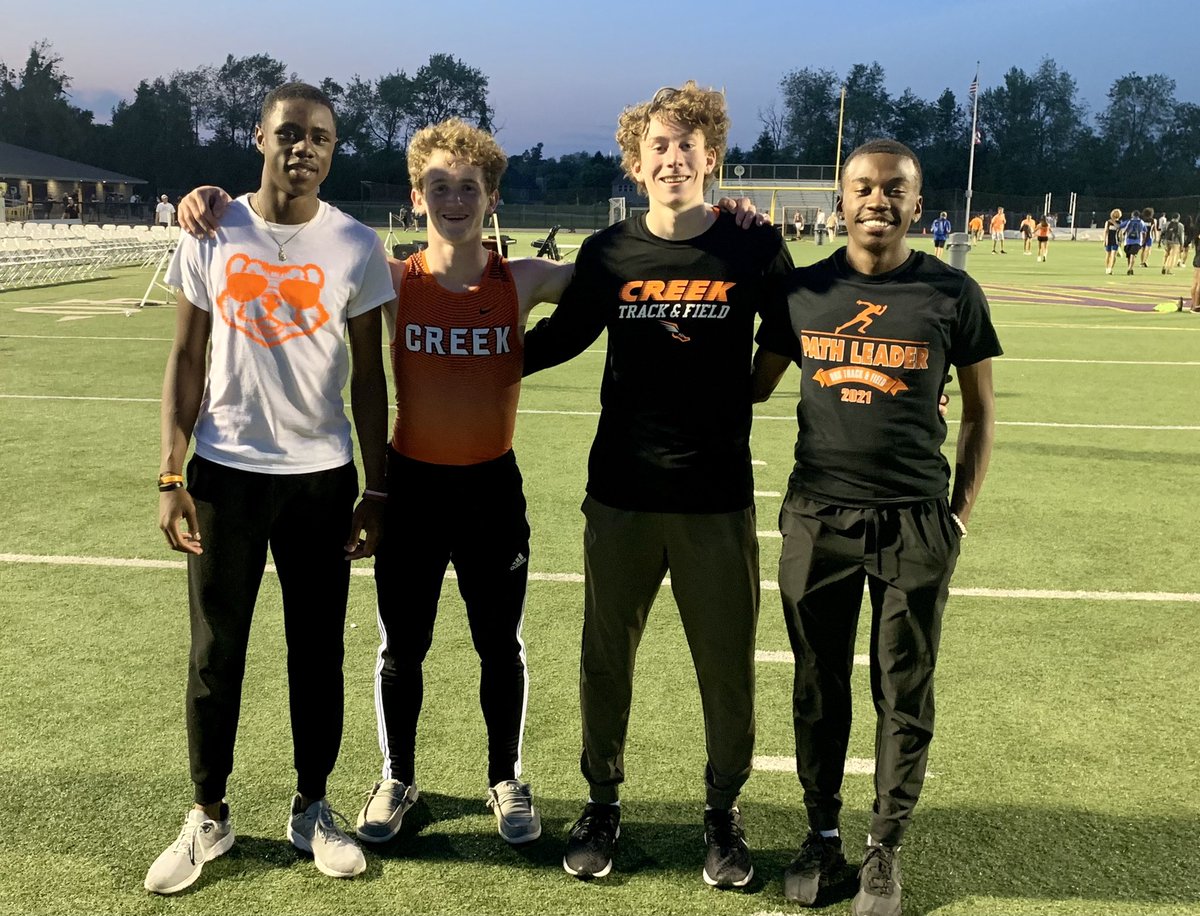 creekxc's tweet photo. 🚨4x400 district champions🚨x2!
Men’s team @KadenEllerbe @malawcc Liam Gluck &amp; Ben Watson 🥇🥇🥇🥇.
Women’s team @elinorshuttle11 @abbyroberts0 Alex Magoteaux &amp; Kayleigh Keys 🥇🥇🥇🥇 #CREEKPR1DE 🧡🖤🧡🖤 https://t.co/G2wrpdZ2i3