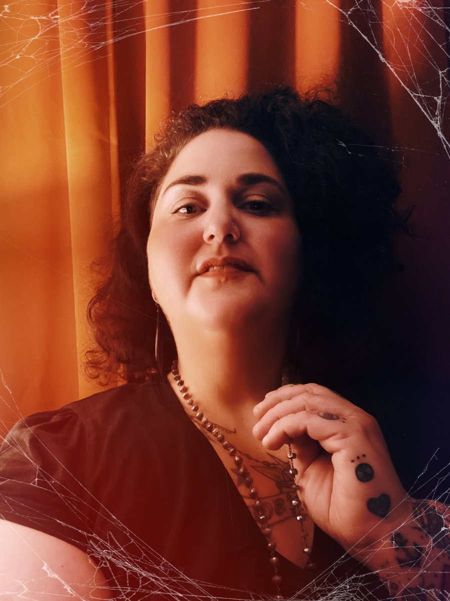AgnesBMiles's tweet photo. 💛When you find the light inside you, you get to the core of who you are…💛

You discover that your ultimate purpose is just to be who you are. We each have our own light. So no matter what challenges arise, we must step into the light and move forward.
#FridayVibes #selfcare https://t.co/qFdbwO3tBF