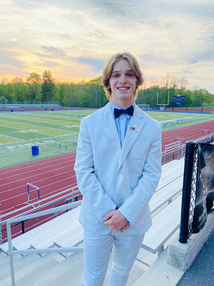 not where it started n it’s not where it’s endin but it’s where I am most grateful n thankful for the coaches, staff, teammates for fully embracing me when I transferred as a junior! Thank you for the opportunities to compete n to learn from the best!@StJohnsPrepFB thank you!💙🦅