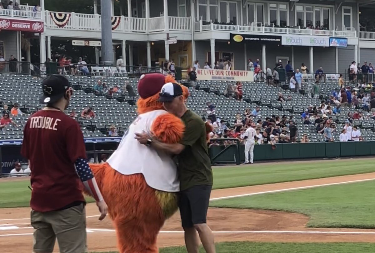 Honored to throw out the first pitch of the Roughriders game and to represent the Frisco officers  and all first responders who are protecting and serving the citizens of their respective cities. <a href="/FriscoPD/">Frisco Police</a> <a href="/RidersBaseball/">Frisco RoughRiders</a> #FirstResponders