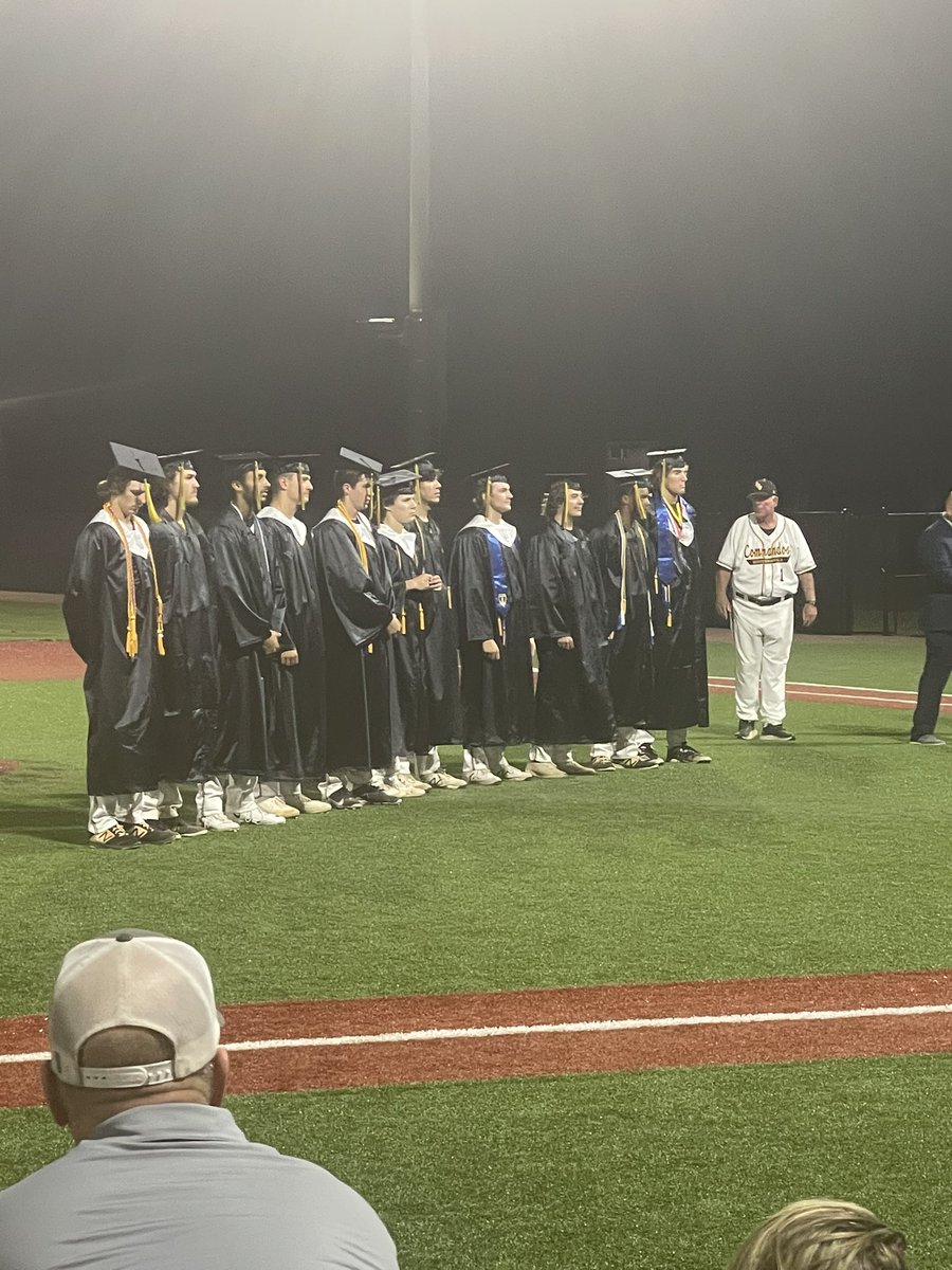 HvilleBaseball's tweet photo. HHS 3
RAVENWOOD 0
@LakeMorris1 CG, 1H, 13K
@ZachZimmerle 2-3 
Zach Dumas 2-2, 2B, RBI
@baker_torin 1-3, R

The Boys advance to the State Tournament for the sixth time in school history. See ya in Murfreesboro! 

📸 @TNBballRprt https://t.co/fVwwHA1alt