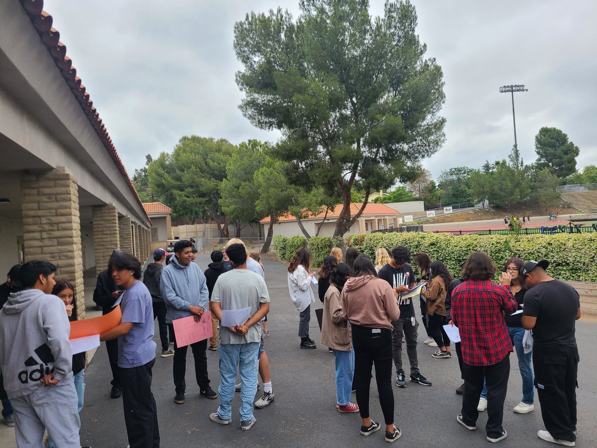 Chem Ss research, plan, and investigate materials that make a good thermos and the reasons. They then share their findings and test their products. Gotta love that they still have some motivation at the end of the year! <a href="/speaglescience/">SPHS Science</a> <a href="/SanPasqualHS/">San Pasqual High</a>
