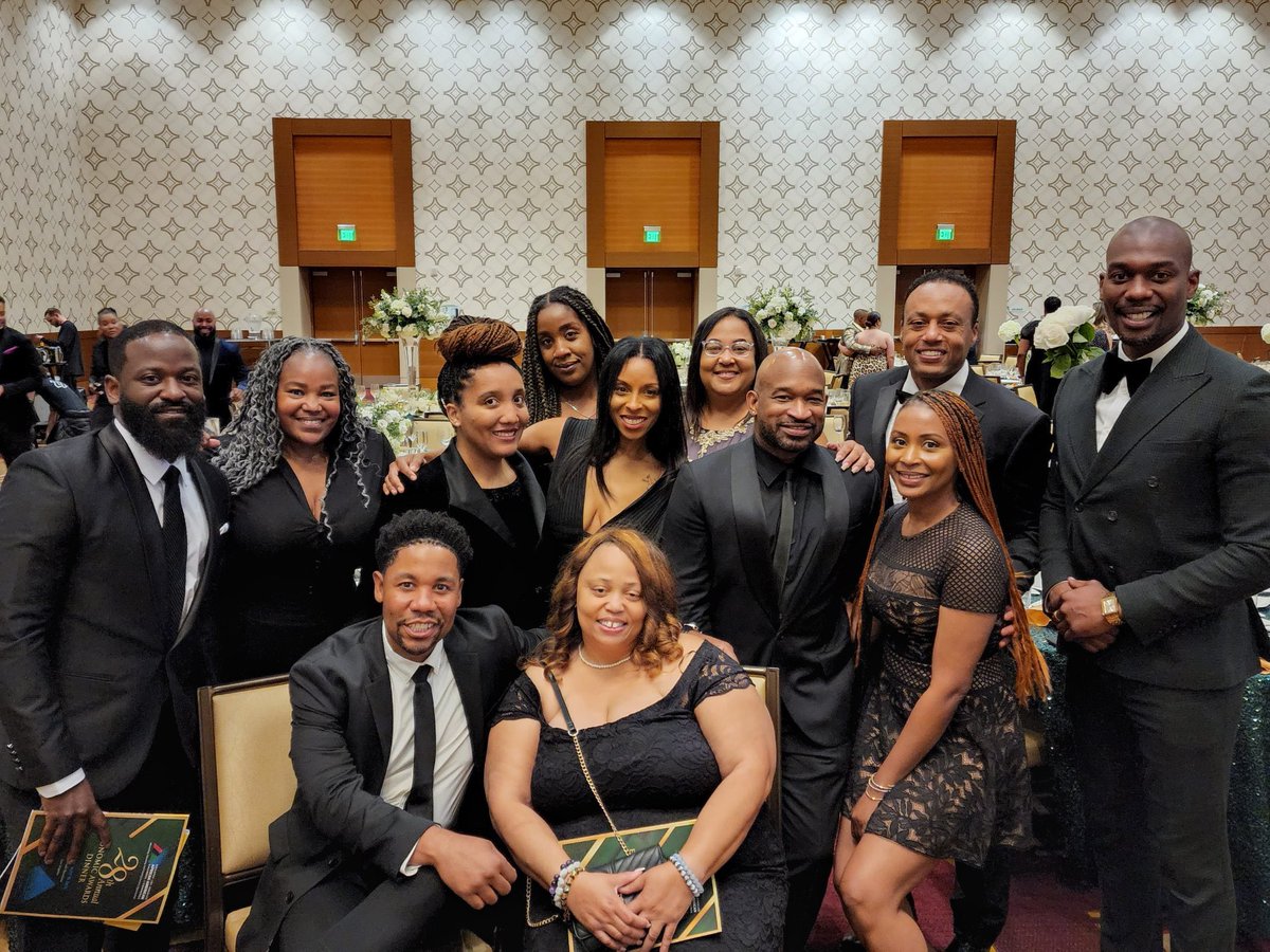 NETworkLA_BICP's tweet photo. Shout out to these amazing  professionals I had to honor to be in the presence of lastnight representing @thenetworkla at the GLAAACC 28th Annual  Awards Gala 

Thank you for showing up!
 
#TheNETworkLA
#GLAAACC 
#glaaaccawardsdinner 
#2022 https://t.co/ElqZcqmr7Z
