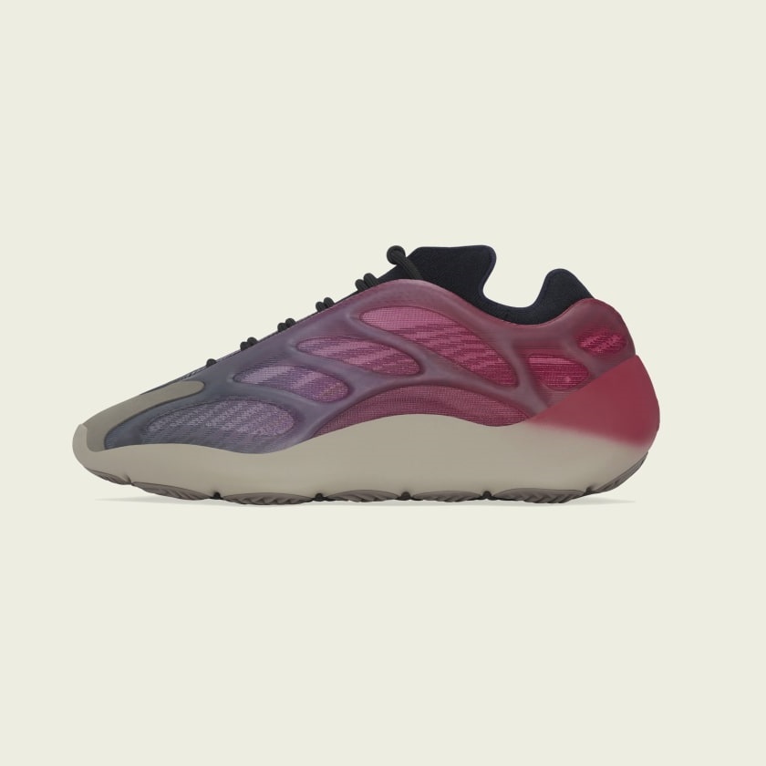SOLELINKS's tweet photo. Ad: Releasing in 45mins
adidas Yeezy 700 V3 'Fade Carbon'

AFEW:https://t.co/HYZB48gmUW
NAKED:https://t.co/9z11cgDSGn
BSTN:https://t.co/uOjIP7t8sS

Global shipping https://t.co/fDV58h3bZo